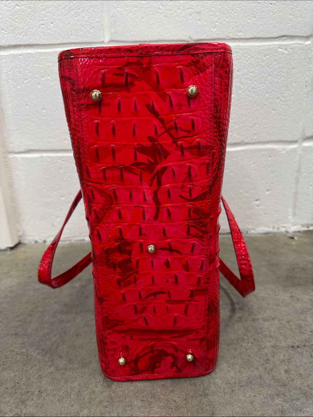 Brahmin Vibrant “Red Flare Melbourne” Croc-Embossed leather Shoulder - Picture 7 of 9